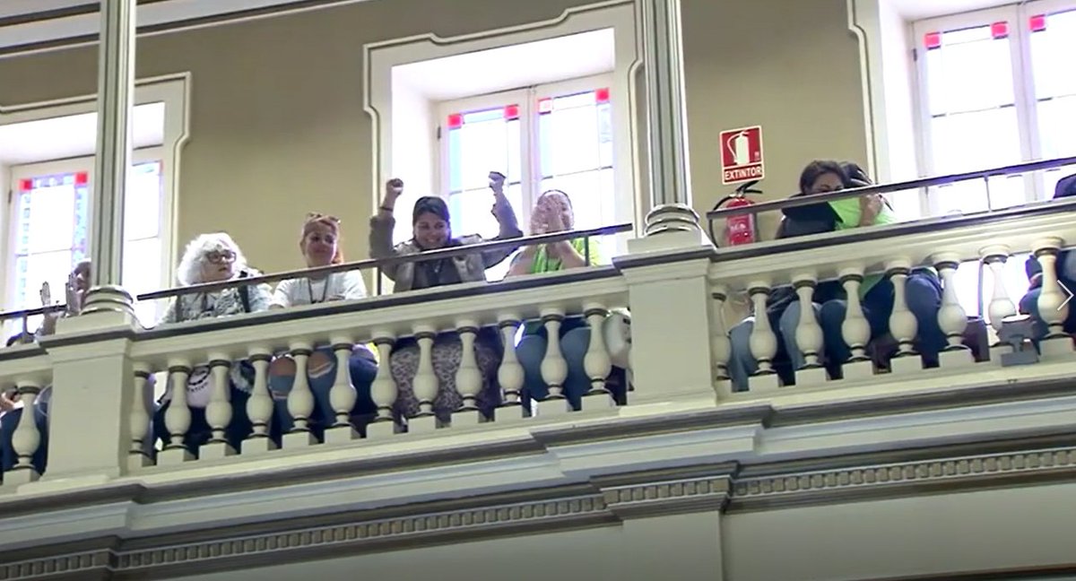 Cahora's tweet photo. #DESTACADA | La reivindicación laboral que comenzó como protesta por la salud de las camareras de piso y terminó convertida en una norma obligatoria #Laskellys #Canarias
👉 https://t.co/d1tkn4LEbM https://t.co/Zqfpi1NXdv