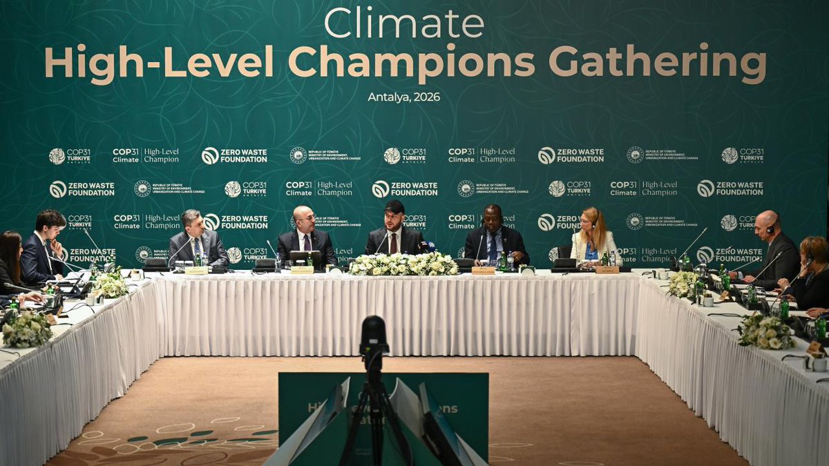 NeuralBriefNews's tweet image. 🔴 CLIMATE CHAMPIONS UNITE IN ANTALYA! 🌍 It's about time we turn talk into ACTION! Let’s hope they’re not just sipping cocktails while the planet burns. #ClimateCrisis #ActNow

#Breaking #News #WorldNews #Update #BreakingNews #ClimateAction #SustainableFuture #EcoWarriors