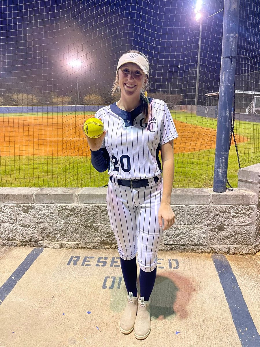 AddieT_2027's tweet image. First round down! 
First game- double &amp;amp; 2 singles bringing in 5 runs 
2nd game- no hitter &amp;amp; double 
@UWA_Softball @GreeneSoftball @CSA_Training @FuryPlatNatBelk @T1Hearn @Recruit_GC