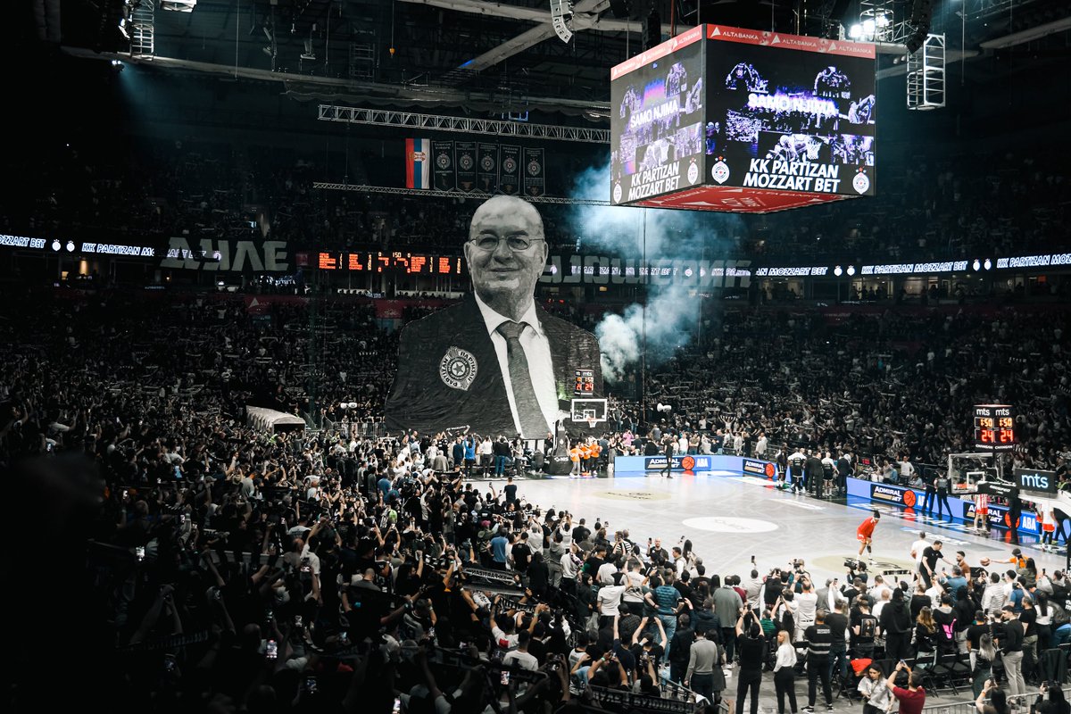 PartizanBC's tweet photo. VUJOŠEVIĆ DULE!🙏🏽🖤🤍

#KKPartizan #ABAliga https://t.co/k5CiTQ3nq8