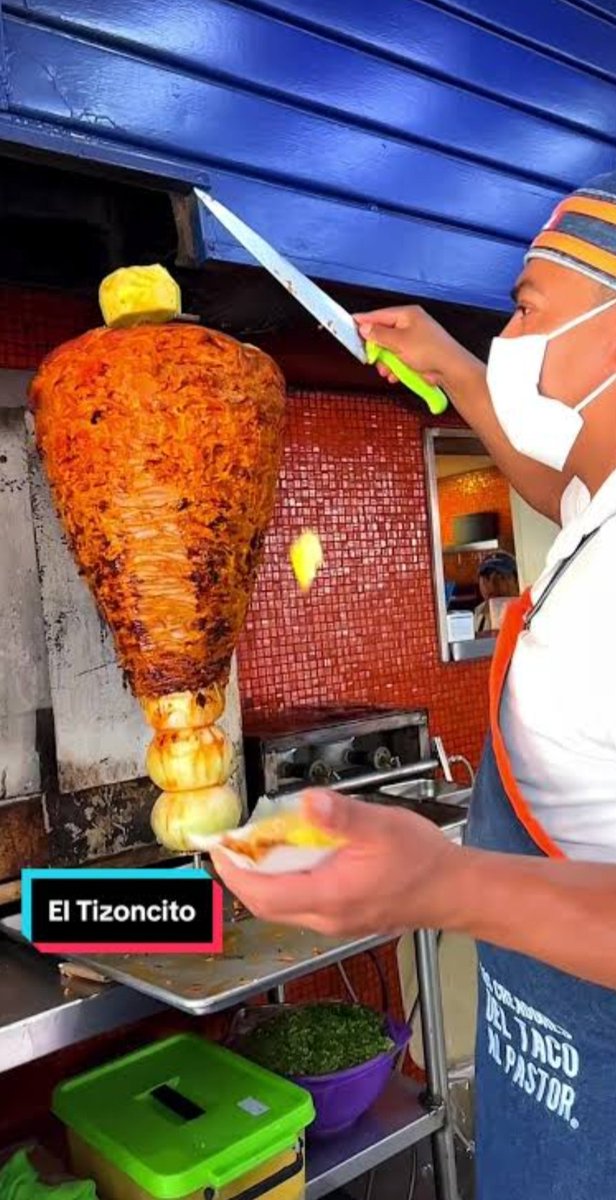 98_dlt's tweet photo. @kaeruZangyo Los tacos ya llevan piña carnal. https://t.co/sjRplbNxMv