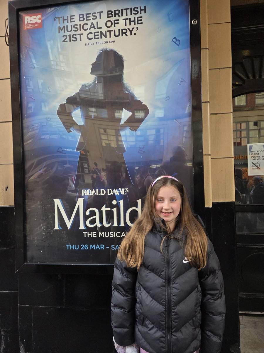 nicsutton85's tweet photo. Very lovely mummy-daughter afternoon at the theater in Manchester for an early 10th birthday celebration for my little bookworm, Ava 😍🎭🎤💃💗 https://t.co/fRDThV2BSN