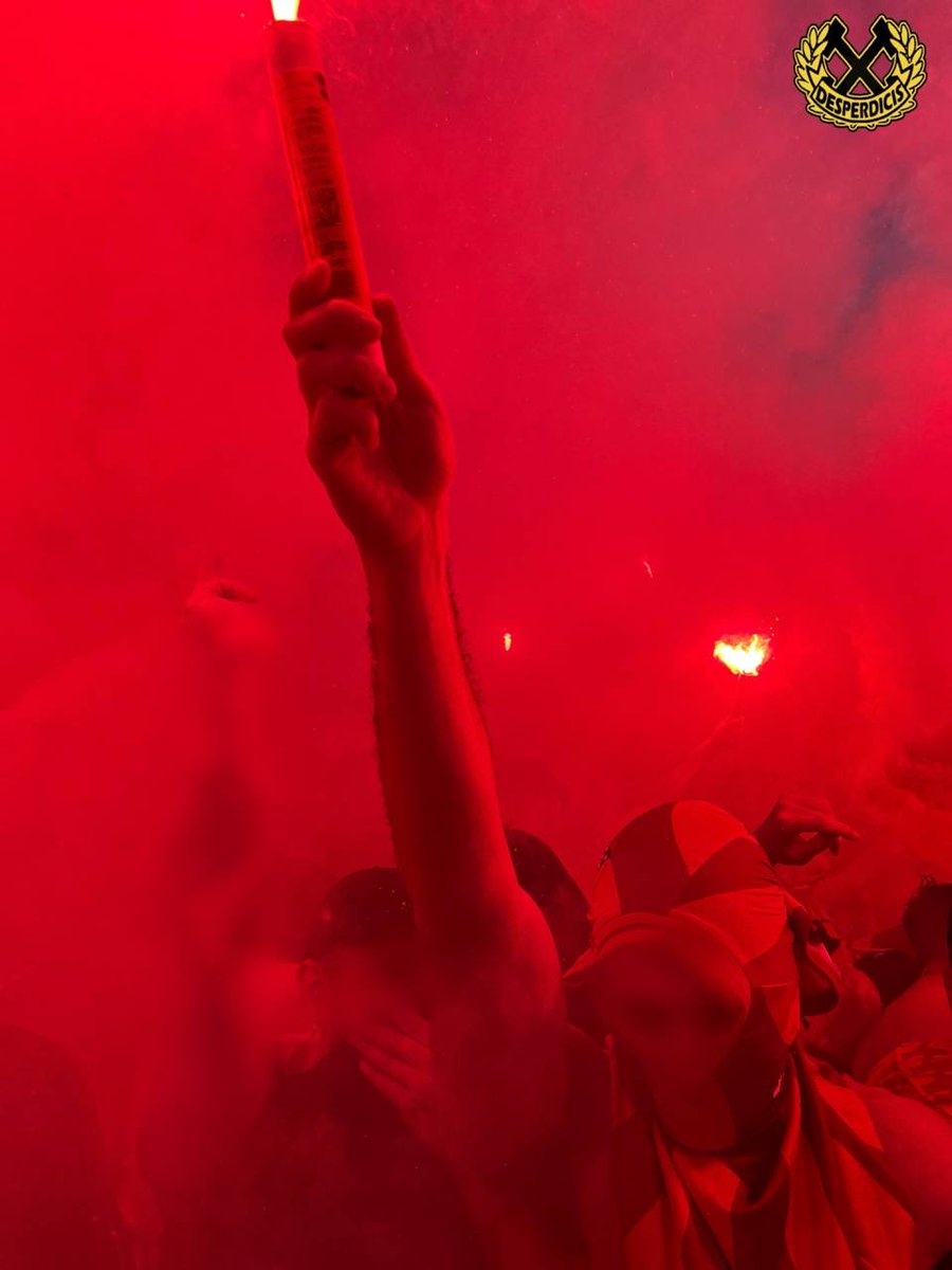 Desperdicis's tweet photo. CAMPIONS, SANT ANDREU ESTÀ DE FESTA ‼️ https://t.co/TPRTEXJG6q