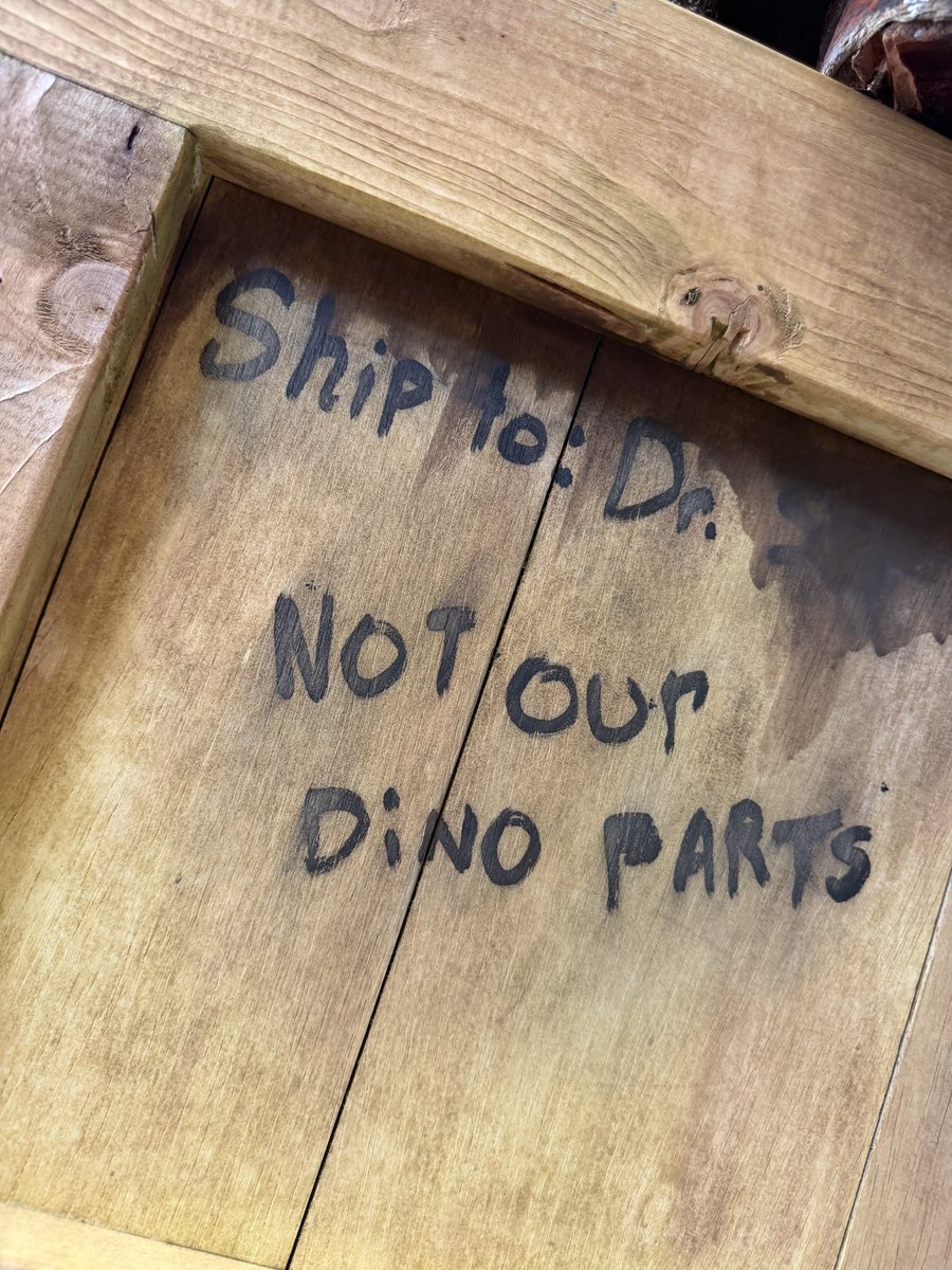 thrillgeek's tweet photo. We love a good Disney/Uni jab. https://t.co/n5pSj9IoyW
