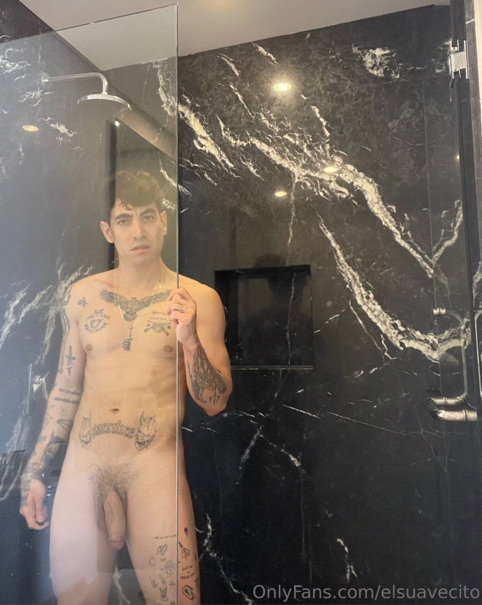 Famouss World tweet media