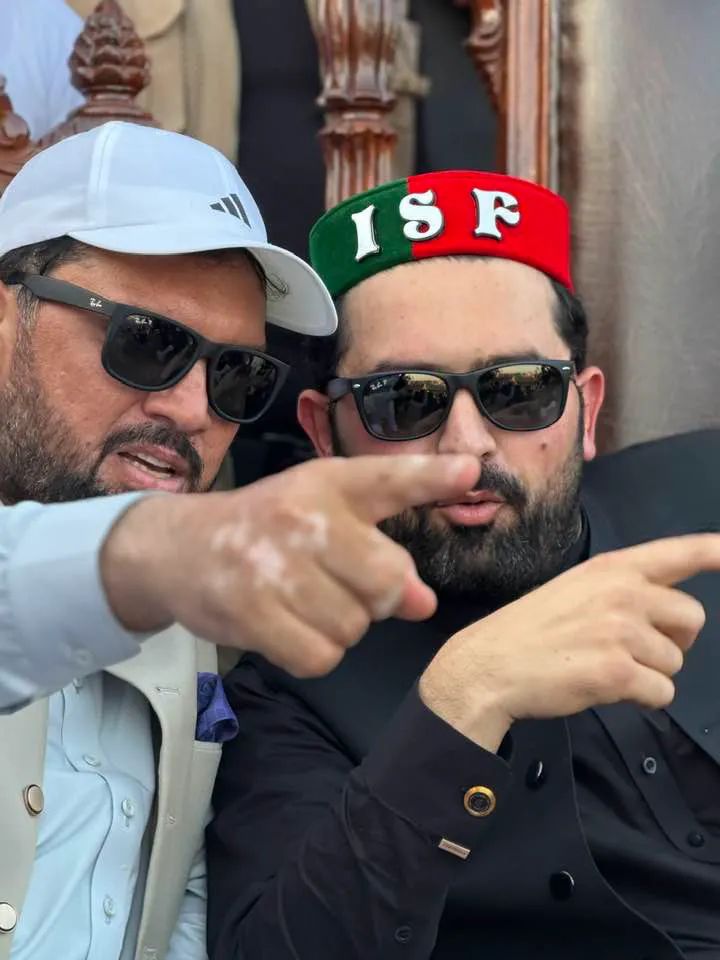 شاباش مردان! شاباش پختون! شاباش پختونخواہ!
جو چاہئیے تھا مل گیا۔ جو درکار تھا حاصل ہو گیا۔ جیسے قحط سالی کے بعد بارش کی بوندیں۔ اس کی ضرورت تھی۔ سخت ضرورت تھی۔ اور ثم الحمداللہ ہمارے رب نے ہماری ضرورت پوری کر دی۔ 
میدان سج گیا۔ سننے والوں نے سن لیا۔ دیکھنے والوں نے دیکھ لیا۔ جن