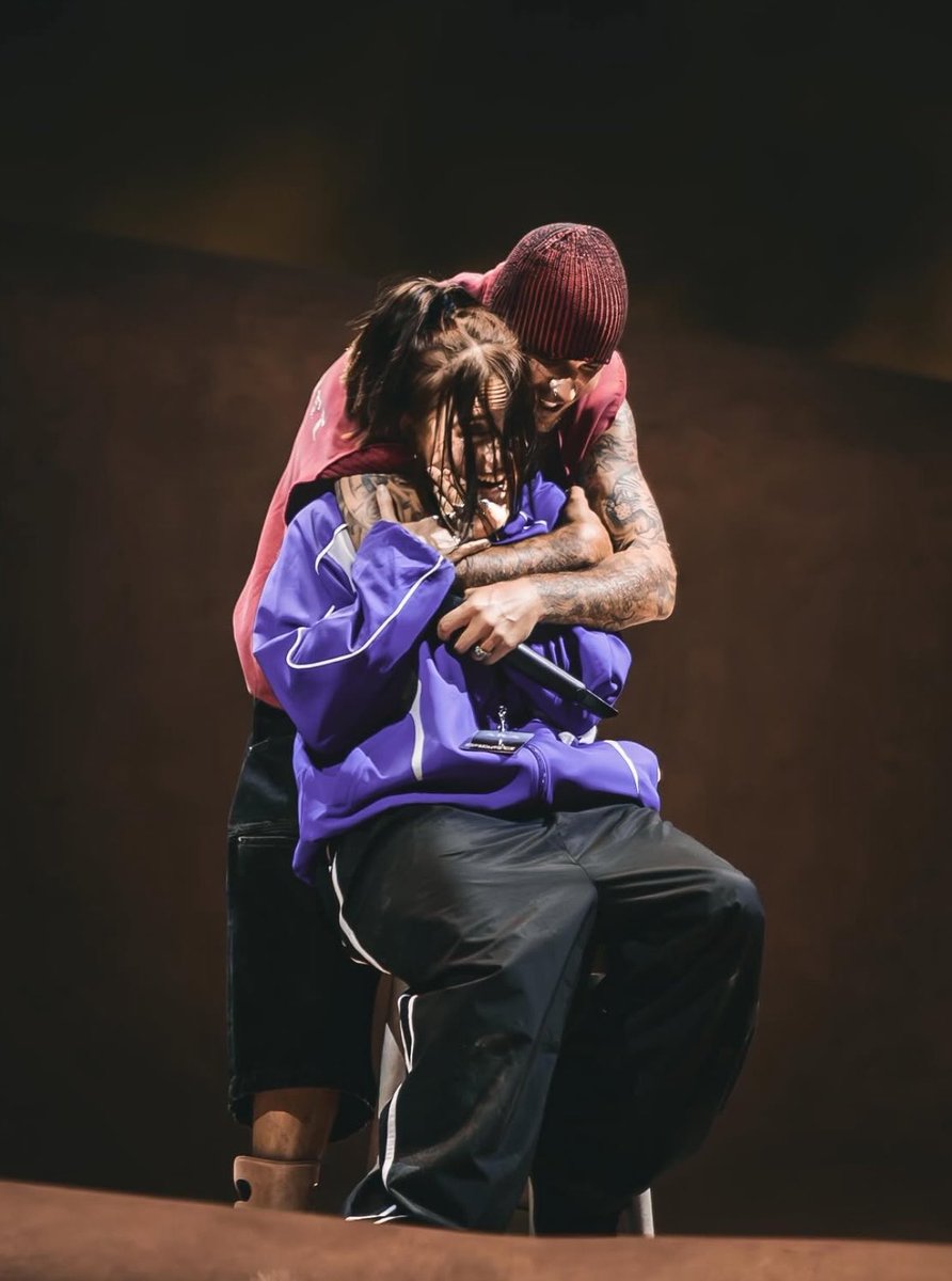 jbtraacker's tweet photo. Photos of Justin Bieber and Billie Eilish during One Less Lonely Girl performance at Coachella Music &amp; Arts festival in Indio,California (April 18) https://t.co/xtf2dFBEyA