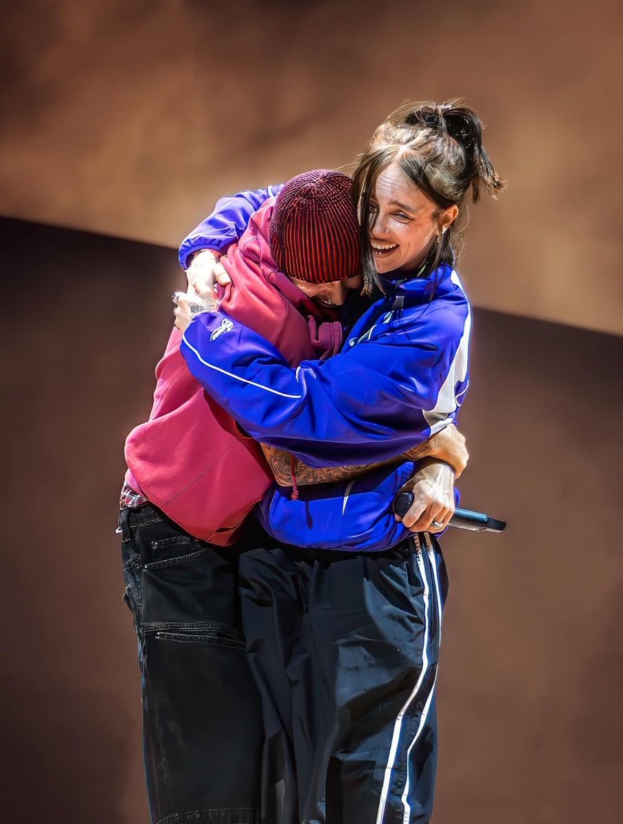 jbtraacker's tweet photo. Photos of Justin Bieber and Billie Eilish during One Less Lonely Girl performance at Coachella Music &amp; Arts festival in Indio,California (April 18) https://t.co/xtf2dFBEyA