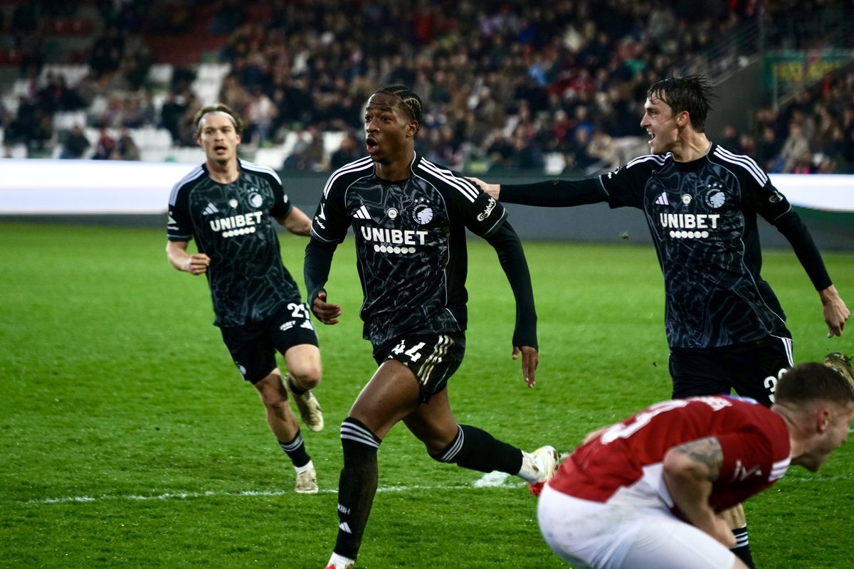 Zinck23's tweet photo. Ikke den kønneste kamp - men vi viser igen fantastisk mentalitet, og så må man bare rose Bo og trænerteamet med de indskiftninger! 
Men kæft hvor er det rystende man kan få lov at levere sådan en pløjemark i superligaen anno 2026!
#vbfck #fcklive #sldk https://t.co/SogYWYol92