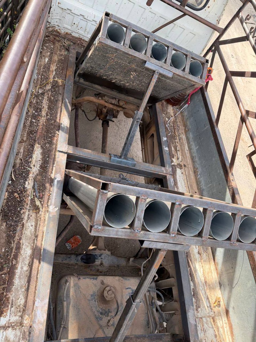 war_noir's tweet image. #Syria / #Israel 🇮🇱 🇸🇾: Syrian Government Forces conducted operations against Hezbollah members who were preparing to attack Israeli Forces (#IDF) in #Quneitra.

As a result one concealed 107mm Multiple Launching Rocket System (MLRS) with Fadjr-1 / Type 63-2 rockets were seized.