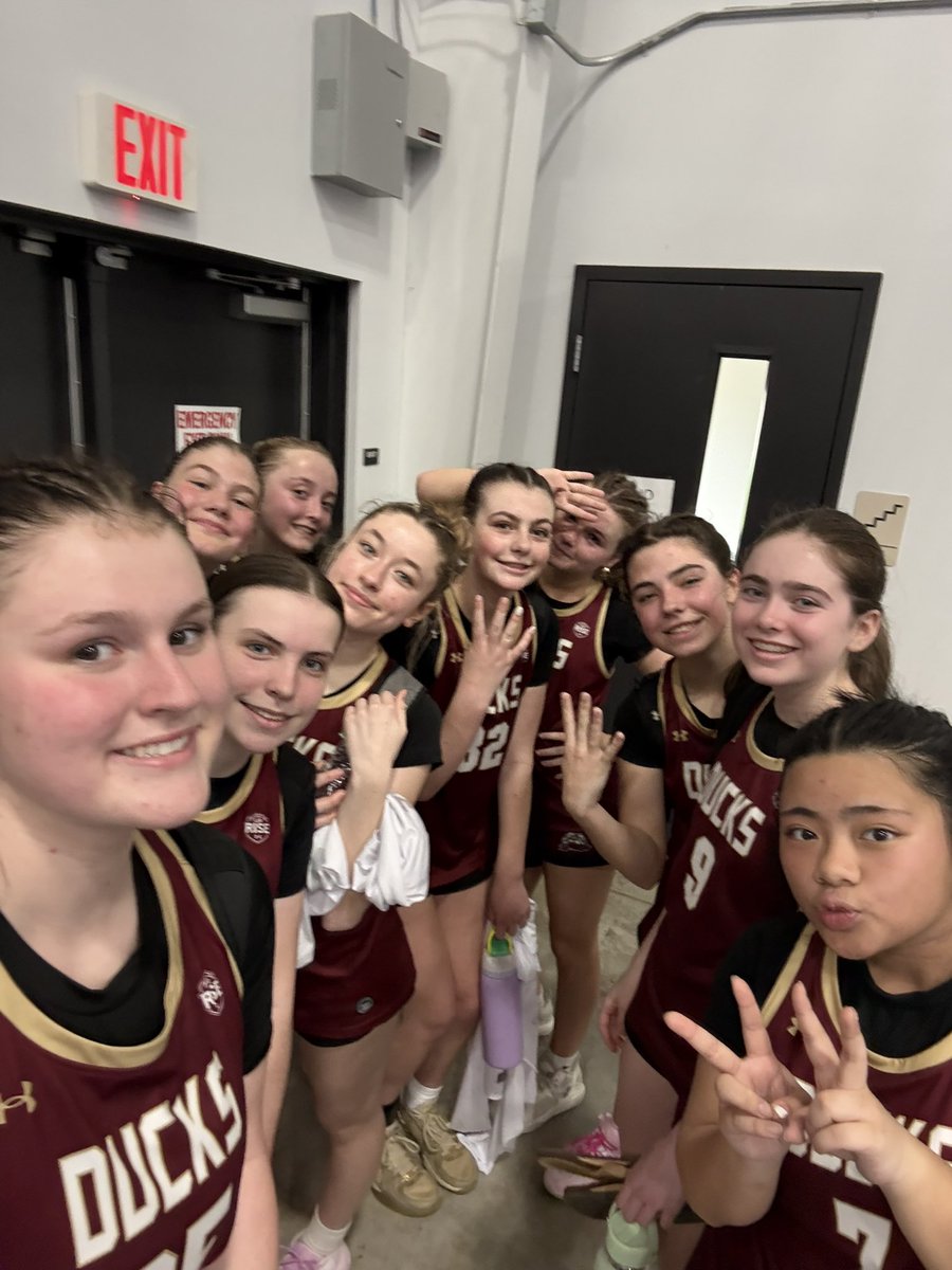 MTEliteDucks's tweet photo. Ducks UA Rise Topaz (9th) completed a perfect 4-0 weekend on the @UARiseGirls Session I circuit. A total team effort all weekend. #MTEDFamily #ToneSet #OntotheNext https://t.co/6X5jhPI8Lc