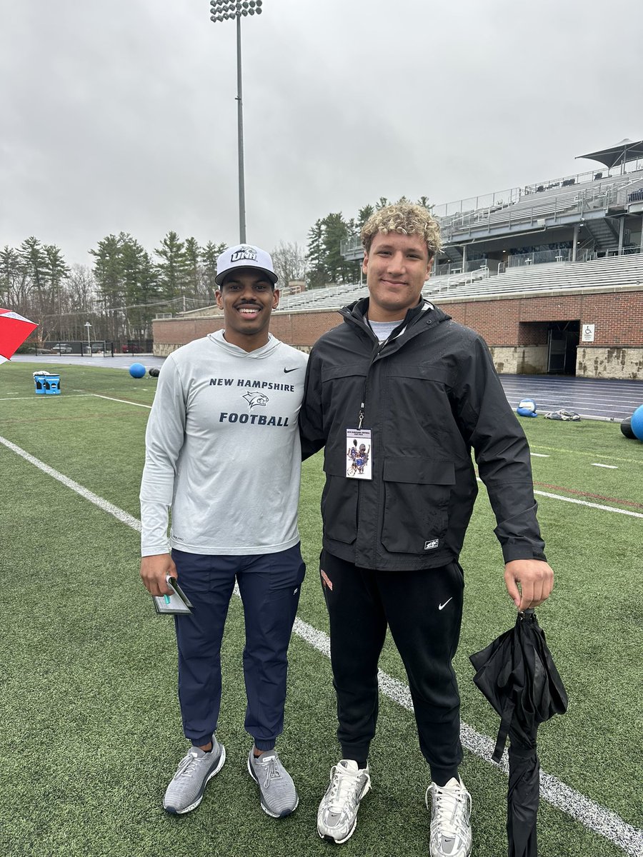 CushingAbe82066's tweet photo. Thank you @CrabbTy and the @UNH_Football team for a great visit and practice. Grateful for the opportunity!

@CoachGoldrich 
@Coach_Bick 
@_nickhunterr12 

#juniorday #runningback https://t.co/iS9TjJIfE8