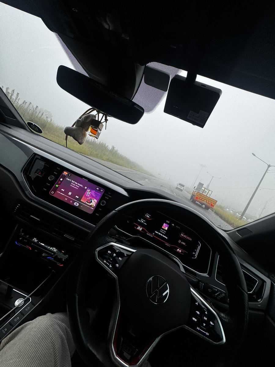 September_Rvsh's tweet photo. Gloomy Sunday 🛀make sure you have heated seats. https://t.co/Olk4ResZE4