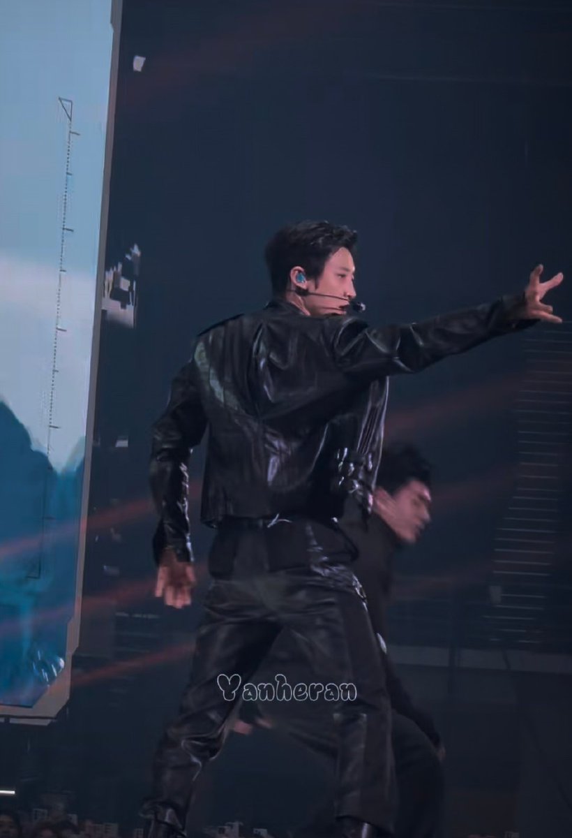 chansoo__s2712's tweet photo. ๐๐ซด ๐ฅ
#chansoo #EXO_Gravity https://t.co/qBXQdNju5r
