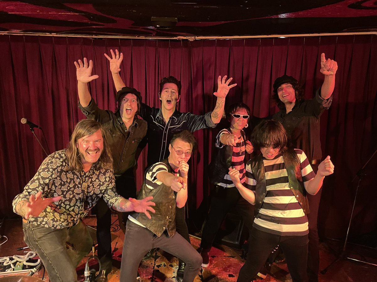toyozofadeaways's tweet photo. The Peawees Japan tour is over! Fantastic band, fantastic people!
Peawees来日、Vonくん、赤月さんをはじめとして、サポートしてくれたバンド、DJそして来てくれたお客さんのおかげで素晴らしいツアーになりました。あらためてありがとうございました！🔥🔥🔥Peawees最高！ https://t.co/jc4aPvfaxk