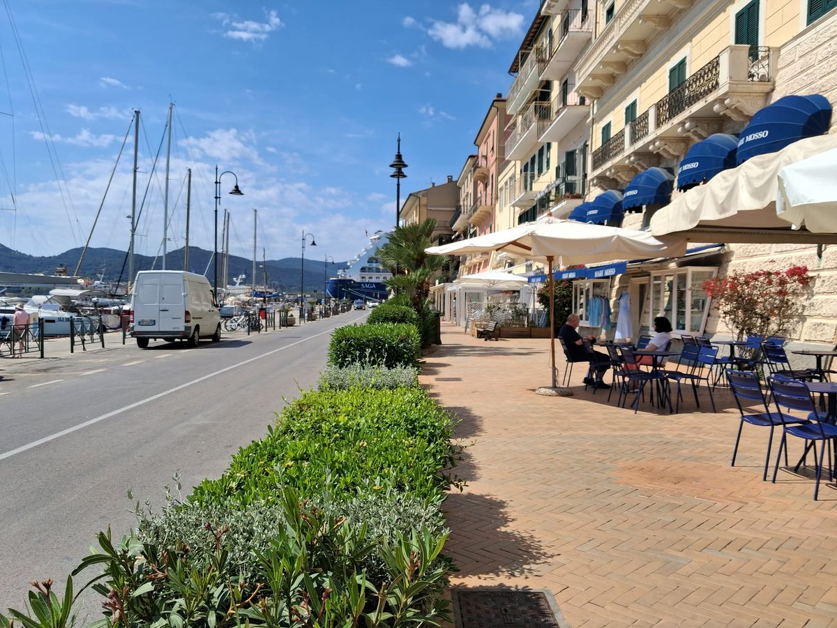 CruiseShipDisc's tweet photo. What a wonderful day it has been in beautiful Portoferraio on Elba 🇮🇹This photo was sent to me by one of my passengers and yes, if you look closely, I am in it! We've not long departed....see you tomorrow Ajaccio! 🚢 #saga #cruise #cruiseship #Elba #Portoferraio https://t.co/sFGxHIO6xF
