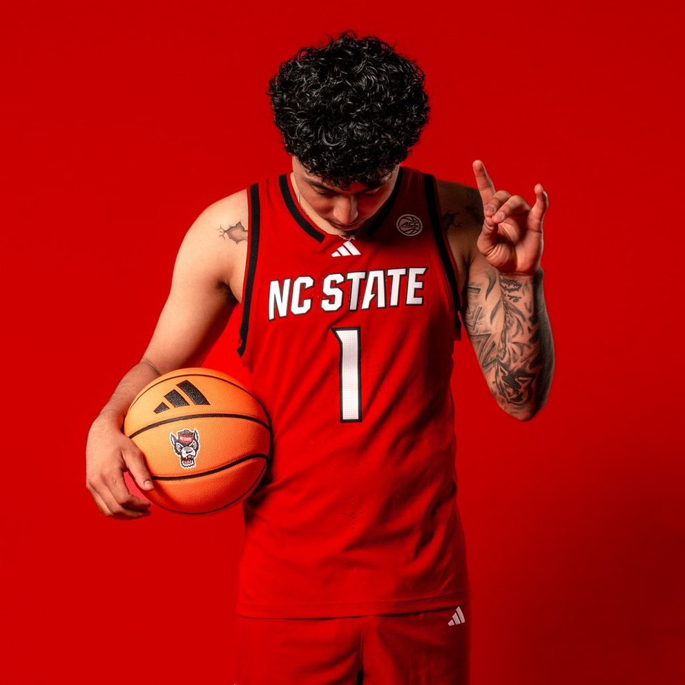 TuffyTalkNow's tweet image. Hammond is a scoring guard with ACC-ready physicality. Edmead is a table-setter with the clutch gene.

That's not random. That's two pieces of a vision.
Frontcourt next. Then a wing. Then the Pack is BACK.

Buckle up, Wolfpack Nation. 🐺🔥

3/3 #GoPack #WolfpackNation #NCState