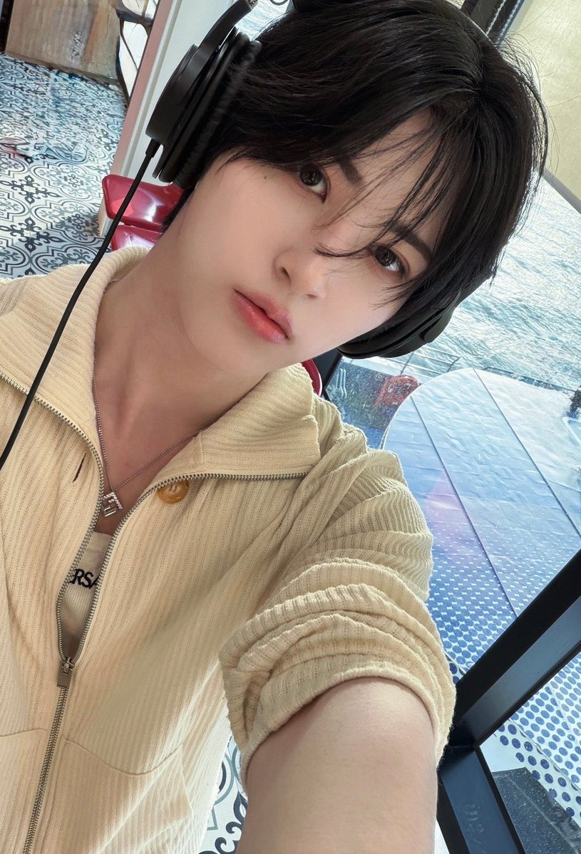 lexsbubble's tweet image. [PLUS CHAT+] 260418 leo update

🦁: I posted a picture

#XODIAC #소디엑 #LEO #리오