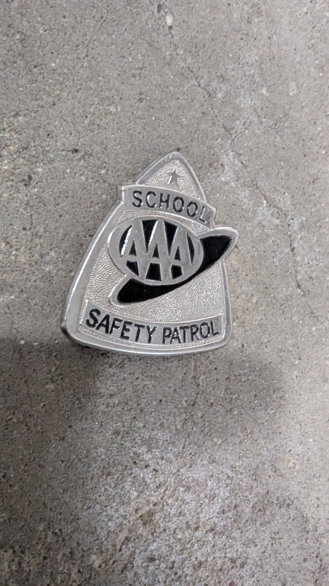 iNightfaller's tweet photo. I don't mean to brag, but I was a pretty cool student crossing guard 😎 https://t.co/tgnX2EDCIH