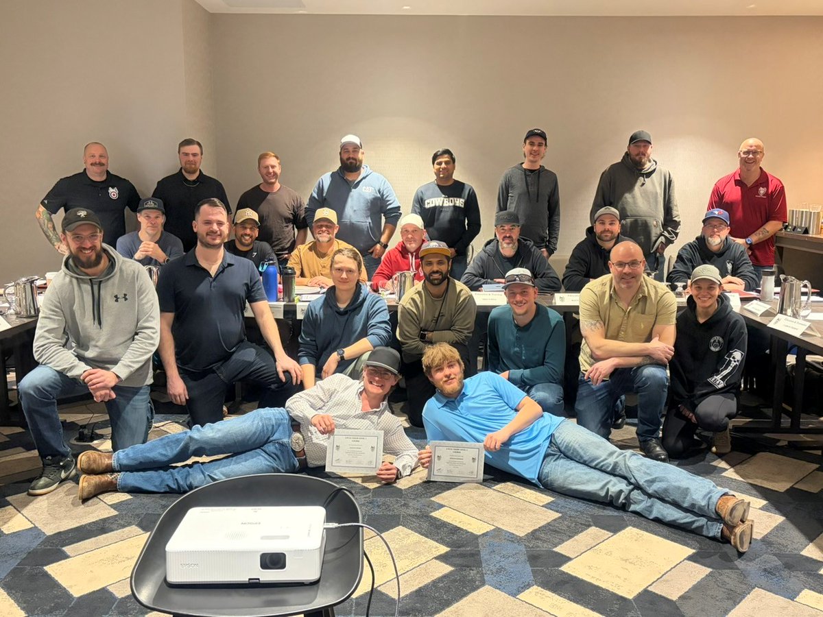 TeamstersRail's tweet photo. TCRC Training Continues to Build Momentum in Calgary

The TCRC Education Program held a Local Chair Level 1 training session in Calgary (April 7 to 9) as part of its growing cross-country schedule. https://t.co/8tku6t5XWR https://t.co/pbgkT9GddG