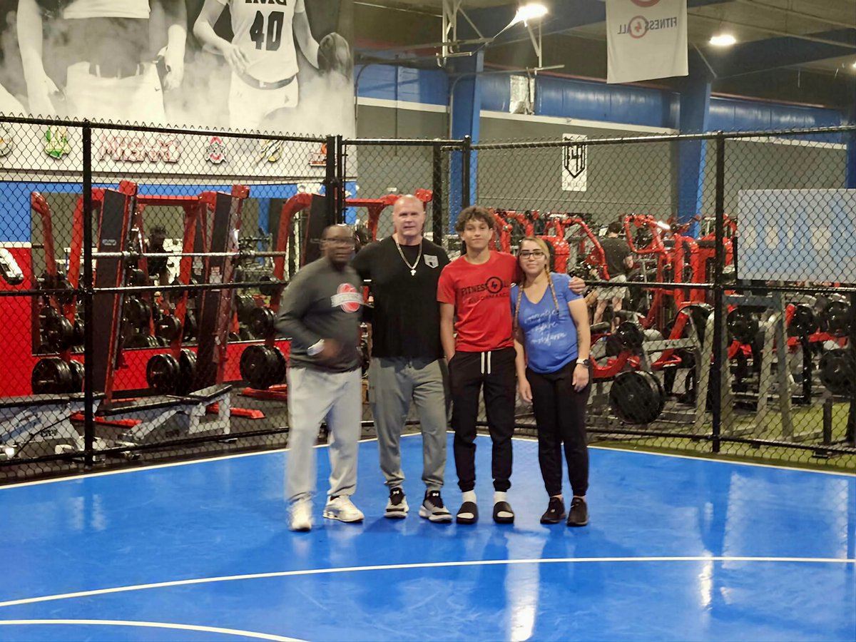 HopsonEliteBB's tweet photo. 📣 Hopson Elite congratulates our guy @StevenW1231 on his NIL partnership with @f4agym.
 🤝 
Stay locked in, trust the process.
Keep working. Keep growing. Keep winning.
S/O @burkesportsgroup 📝
#ChooseWisely #BeyondBasketball #NIL #PlayerDevelopment #StudentAthleteSuccess https://t.co/tykiTa2LXN