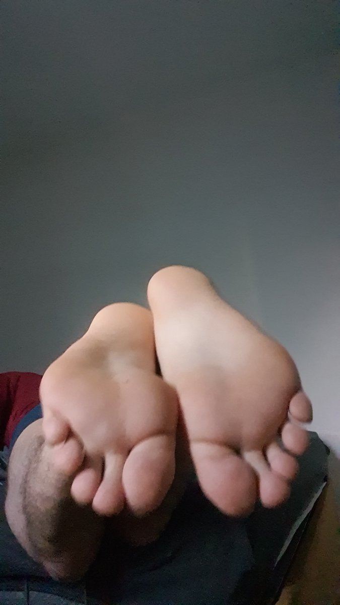 MasterTom22's tweet photo. Lick my feet while I am going to sleep fag. 👅🦶

#geldsklave #zahlschwein #cashmaster #zahlsklave #findom #paypig #geldherr #alpha #feetdom #füße #master #getragenesocken #sklave #dom #feet #socks #slave #cash https://t.co/MMXYzwzyom