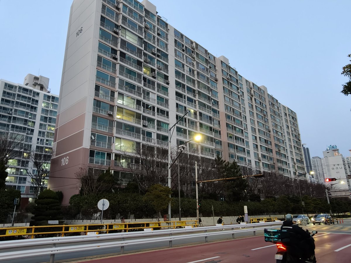 JR Urbane Network tweet media