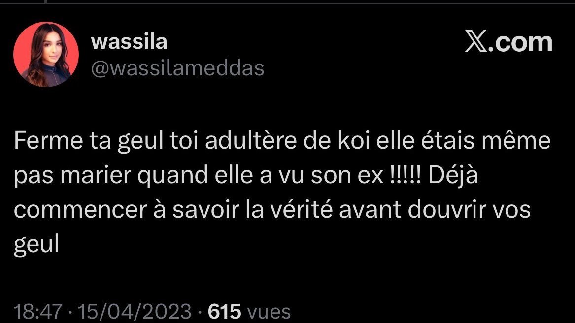 Cette jeune personne (31 ans) à moitié analphabète est la "Directrice des marques" du groupe du milliardaire Mathieu Pigasse. C'est aussi la compagne de ce dernier.
Népotisme ? Nooooooooon, pas à gauche !