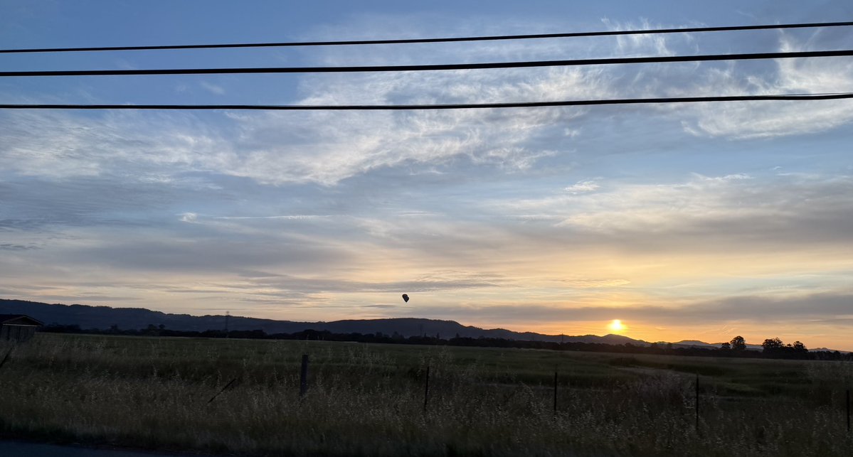 OriginalNFV's tweet image. Morning.

#morning #nofliter #hotairballoon #sunrise  #california #napavalley