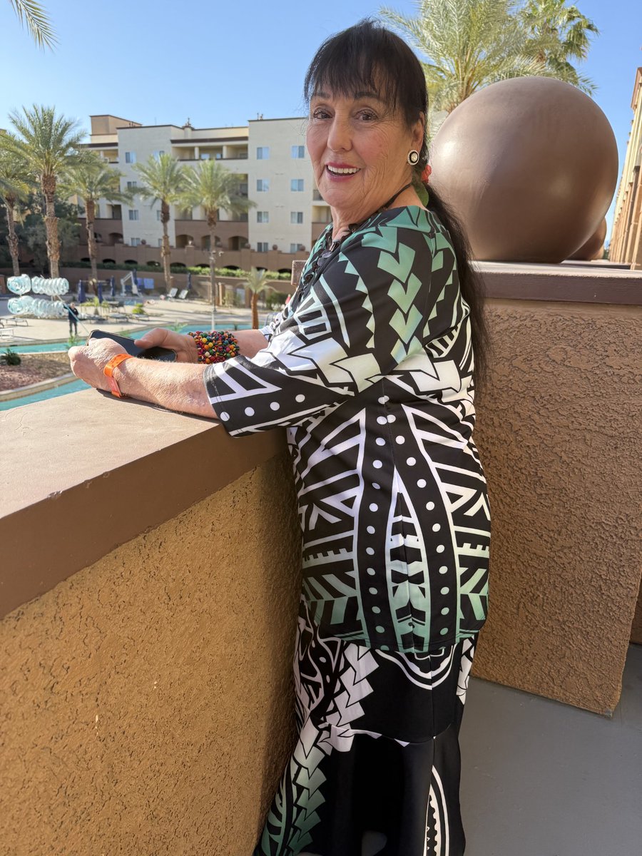 cinrui's tweet image. My sister is at wrestlemania in Las Vegas this weekend! #LeilaniKai #WWE #Legends