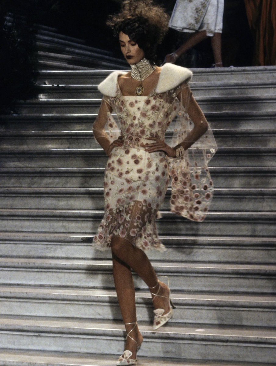 PinkRunwayDiary tweet media