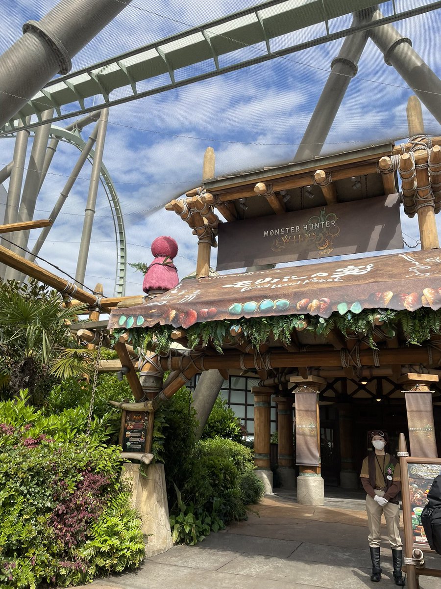 V6njGu's tweet photo. モンハン巡りin大阪　終わる前に行けてよかった😭 https://t.co/o9V6TxQV9C