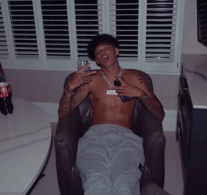 Blue Moon tweet media