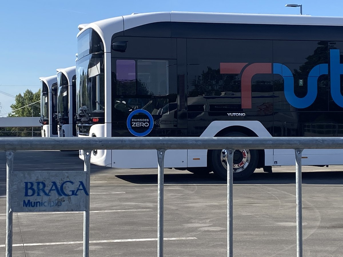 E24_pt's tweet image. Braga I TUB vão apresentar de 35 novos autocarros 100% elétricos, numa cerimónia marcada para a próxima terça-feira, no Santuário do Sameiro #sameiro #tub #autocarros #Braga Notícia aqui e24.pt/tub-braga-auto…