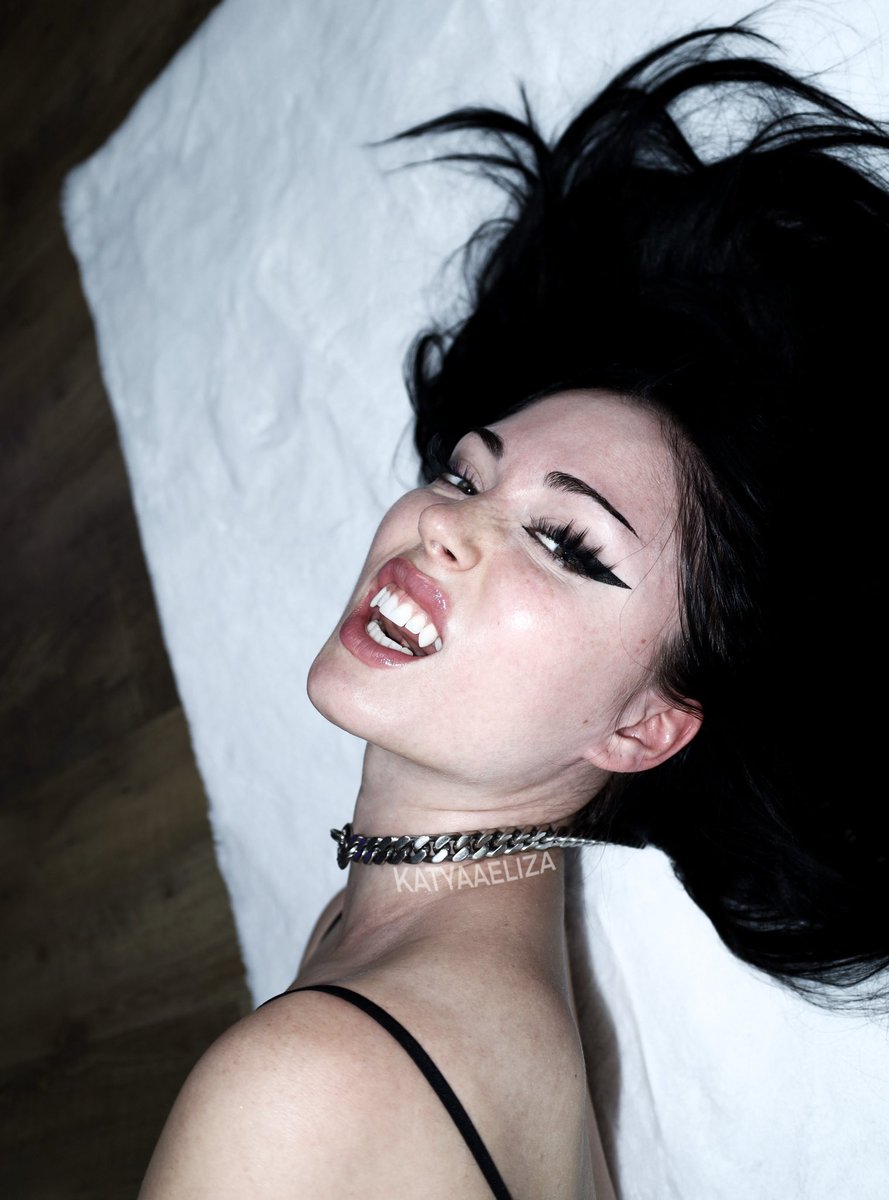 𝙆𝙖𝙩♡ tweet media