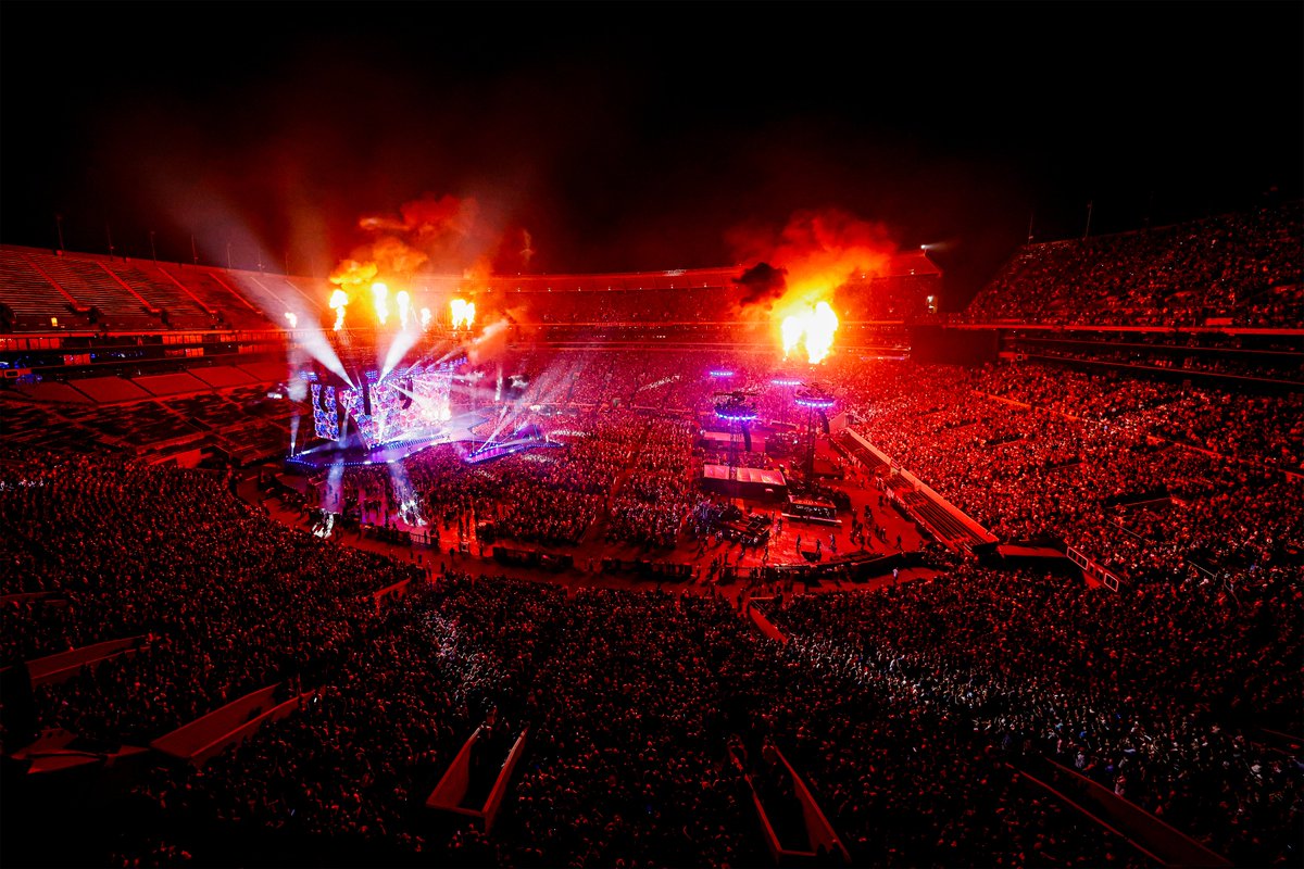 UA_Athletics's tweet photo. Epic is an understatement

#RollTide https://t.co/CUcg5HE9z3