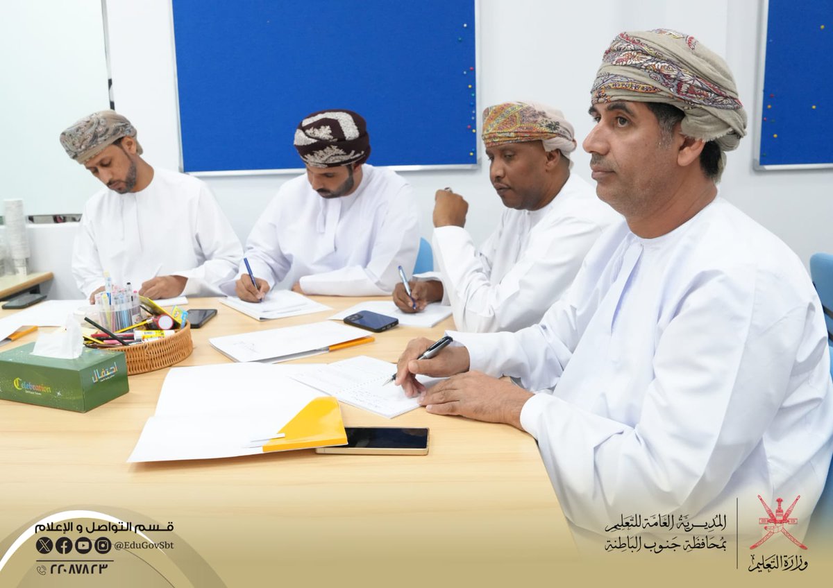 EduGovSbt3333's tweet photo. شارك الأستاذ خميس الحسني، معلم أول لغة عربية، في برنامج «مجتمعات التعلم المهنية» الذي تنظمه دائرة التدريب المهني للمعلمين بالمديرية العامة للتربية والتعليم بالمحافظة، وذلك ضمن جهود تطوير الكفاءات التعليمية والارتقاء بالممارسات التربوية https://t.co/PfPKt3Kb7y