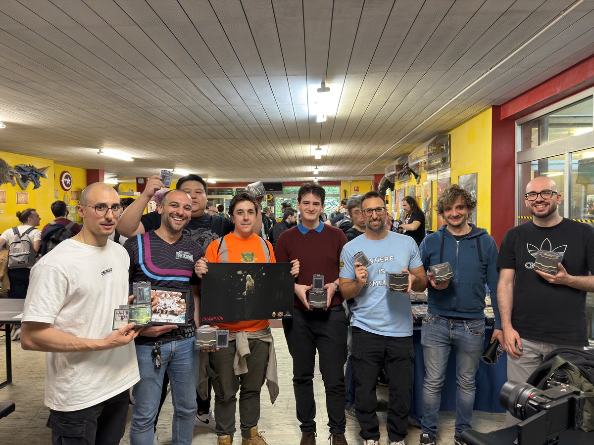 Top8 at my first IPT, 200 players pauper tournament with Pimped Borrowed Affinity Deck <a href="/LPComense/">Lega Pauper Comense</a> 
RedMadness🥸🥸
DimirTerror🥸🥸
WBblades🥸🥸
UGFog💀🥸🥸<a href="/A_AdeptoTerra/">Alessandro Moretti</a>
Elves🥸💀
BGFog💀💀
Spy🥸🥸
Redmadness🥸🥸