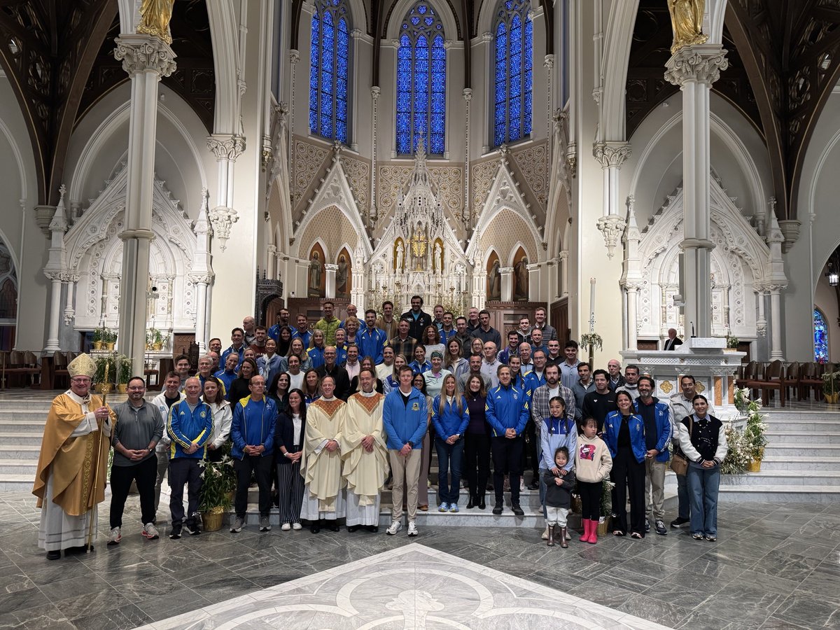 BostonCathedral's tweet photo. Archbishop Richard G. Henning continues the tradition of blessing the Boston Marathon Runners at the Cathedral of the Holy Cross. Runners were blessed at all the Masses this weekend. 
@bostoncatholic #bostonmarathon https://t.co/xF82H7flSi