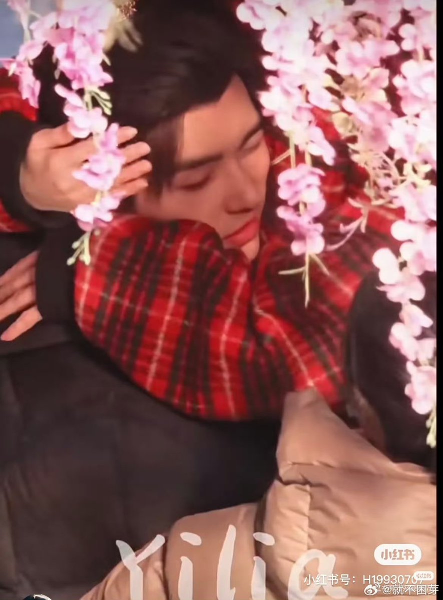 roofydilirebax's tweet photo. เจี่ยฮั้บ เชื่อป๋มเถอะฮั้บ ไม่มีใครรักเจี่ยเท่าป๋มอีกแย้วฮั้บ #Dilireba #Chenfeiyu #FeiRe https://t.co/Key9NdCoYe