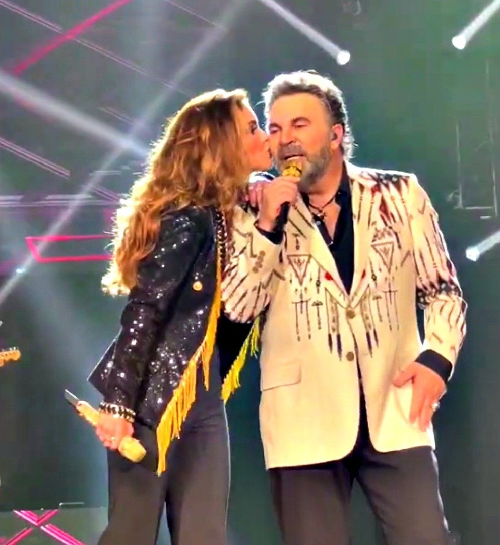 Nia 🐥🐝 tweet media