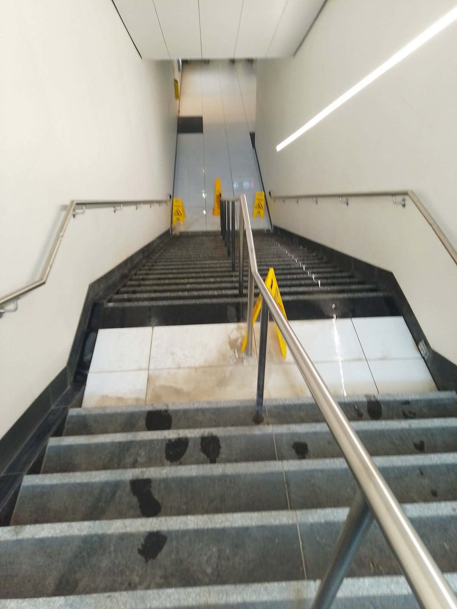 FaisalAHassan's tweet image. Keelesdale STN on the Eglinton Crosstown, northwest corner entrance is leaking again. @Metrolinx @cityoftoronto when is this getting fixed? Riders shouldn’t have to dodge water inside a brand new station. #TTC #EglintonCrosstown #Toronto #YSW