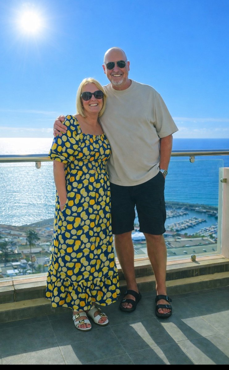 bigphil321's tweet image. Off out for a few cold uns and dinner by the harbour in another restaurant we've discovered, nunber 7 🍻🥂🍾👌☀️
Wendy looking absolutely and particularly GORGEOUS as always tonight 😍  #Tenerife #LosGigantes #livelife