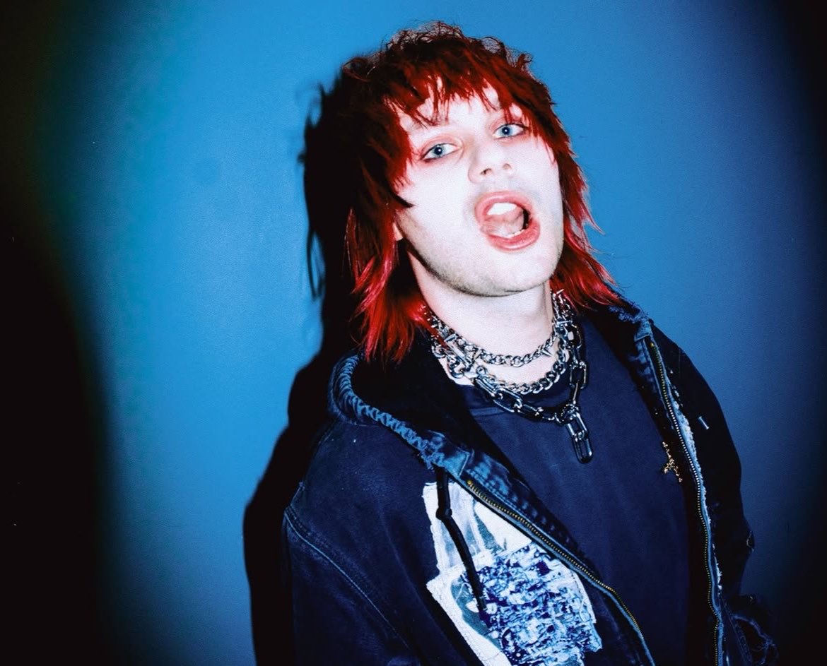 michael clifford contents ⭐️ tweet media