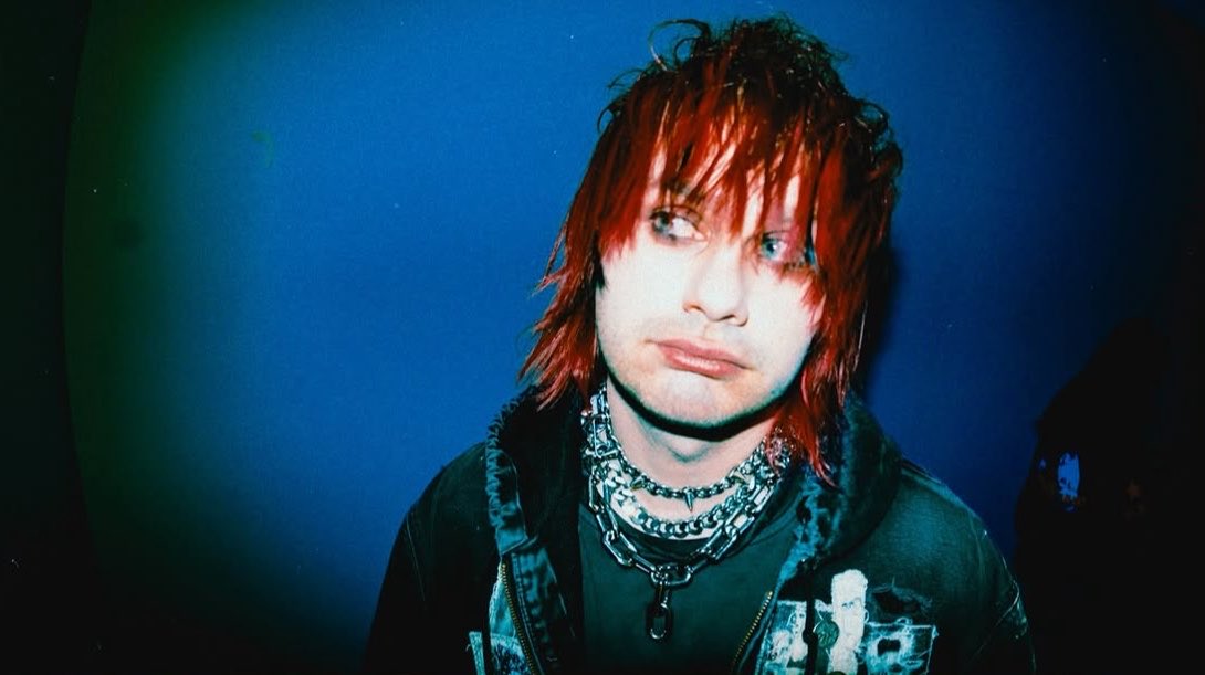 michael clifford contents ⭐️ tweet media