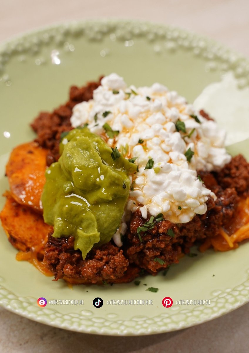 TLTravisLondon's tweet image. Crispy sweet potatoes + taco beef + hot honey = the perfect sweet &amp;amp; spicy combo 🍠🔥

These hot honey sweet potato taco bowls are high-protein, easy, and seriously satisfying.

Watch the full video in the link 👀
f.mtr.cool/gzqunuucjc

#HealthyRecipes #HighProteinMeals