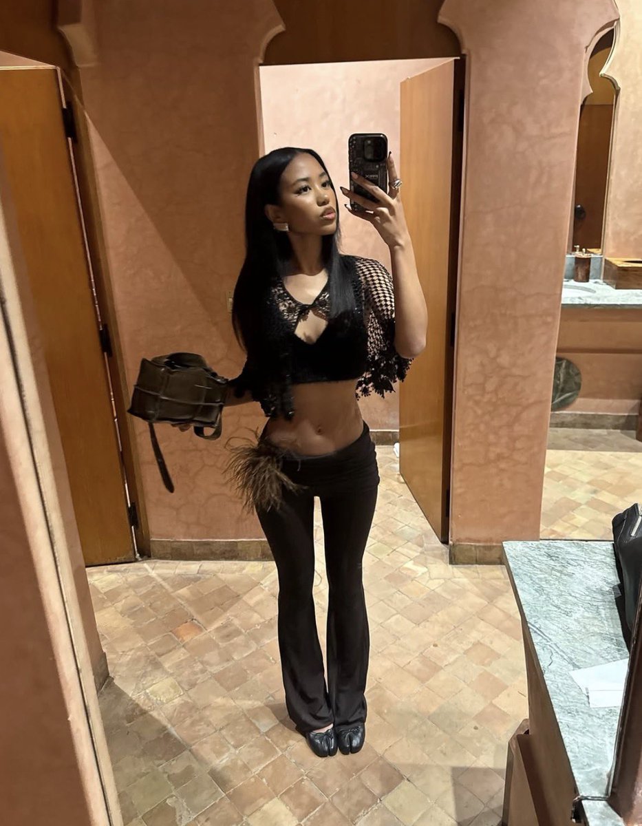 GetSomeArynHere's tweet photo. COACHELLA D3 + HAIR STILL LOOKING GOOD THANKS TO MY DYSON :P #RISINGxCOACHELLA #DYSONPARTNER #AD @RISINGPUBLICITY https://t.co/gK6TrORZAm