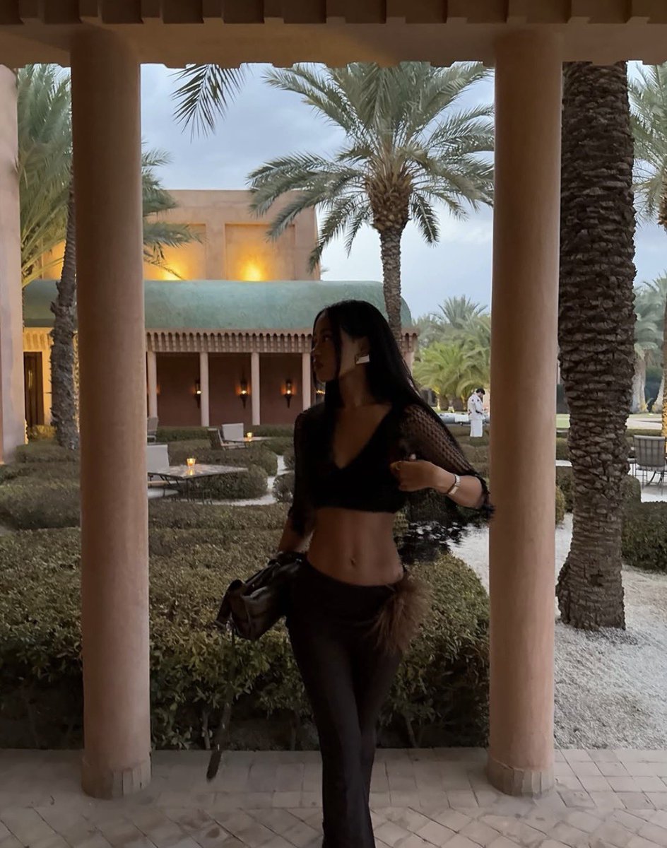 GetSomeArynHere's tweet photo. COACHELLA D3 + HAIR STILL LOOKING GOOD THANKS TO MY DYSON :P #RISINGxCOACHELLA #DYSONPARTNER #AD @RISINGPUBLICITY https://t.co/gK6TrORZAm