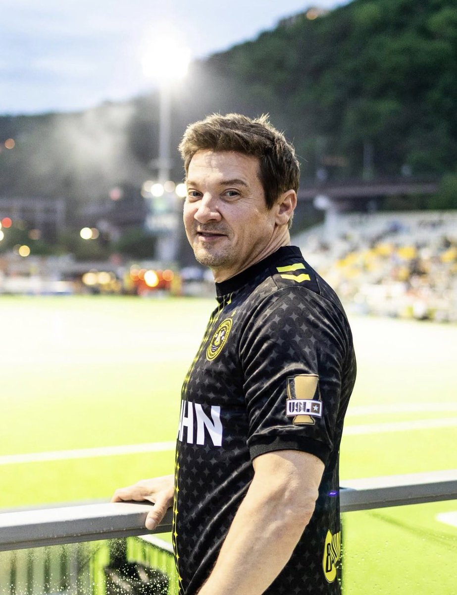 Jeremy Renner tweet media