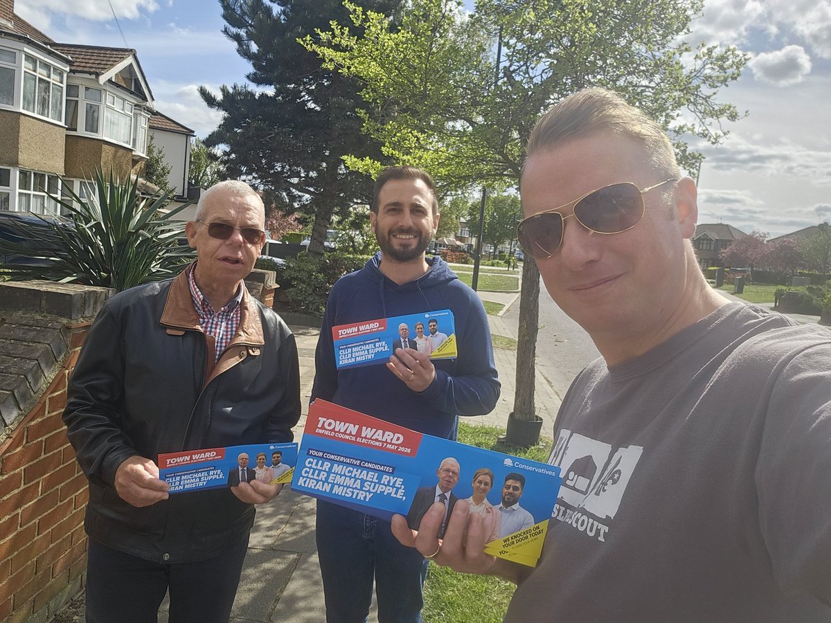 ChrisDey4Grange's tweet photo. A busy weekend of Campaigning
We need to end 16 year of Labour's dreadful mismanagement of Enfield. Plenty of residents agree and will vote for @Conservatives to save Enfield.
🌳Save our Green Belt
🚮 Bring back weekly bin collections
🚧 Rip out the LTNs
#saveEnfield #may7th https://t.co/ErCXQS148i